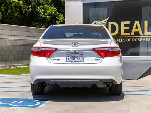 Used 2015 Toyota Camry XSE FWD image 12