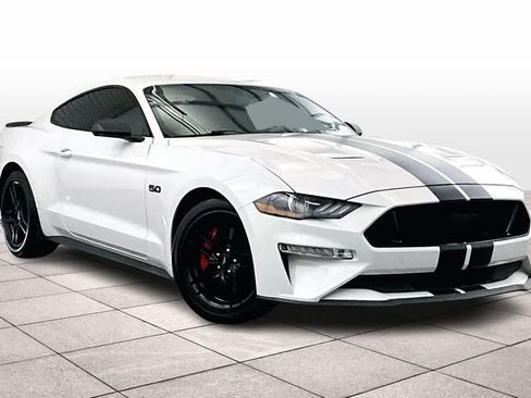 Used 2019 Ford Mustang GT RWD image 2