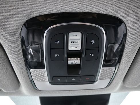 Used 2022 Hyundai Palisade Limited image 37