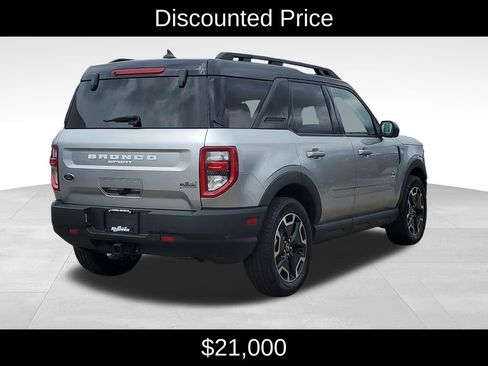Used 2022 Ford Bronco Sport Outer Banks w/ Tech Package AWD/4WD image 3