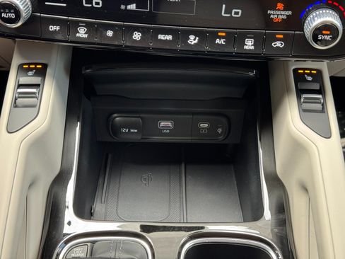 Used 2024 Kia Telluride S w/ S Sunroof Package FWD image 30