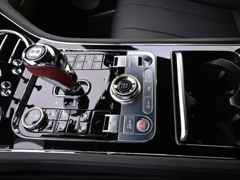Used 2024 Bentley Continental GT image 38