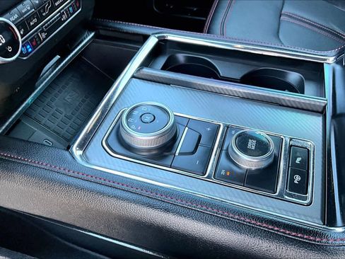 Used 2021 Ford Expedition Limited image 16