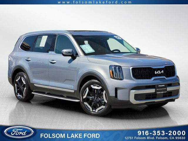 Used 2025 Kia Telluride EX w/ EX Captain's Chair Package AWD/4WD image 1