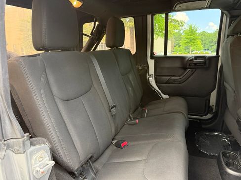 Used 2016 Jeep Wrangler Unlimited Sport w/ Quick Order Package 24S AWD/4WD image 38