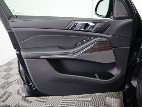 Used 2026 BMW X5 xDrive50e w/ M Sport Package image 27