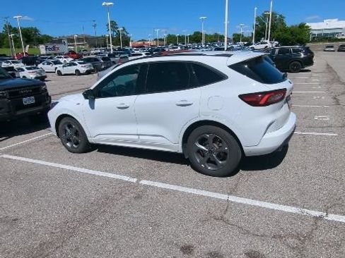 Used 2023 Ford Escape ST-Line w/ Equipment Group 301A FWD image 4
