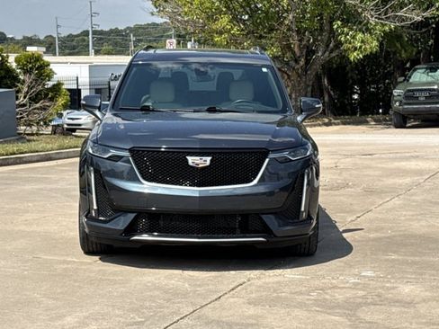 Used 2021 Cadillac XT6 Sport AWD/4WD image 2