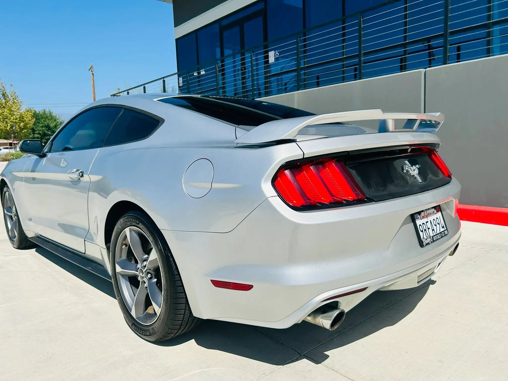 Used 2015 Ford Mustang Coupe w/ Equipment Group 051A RWD image 5