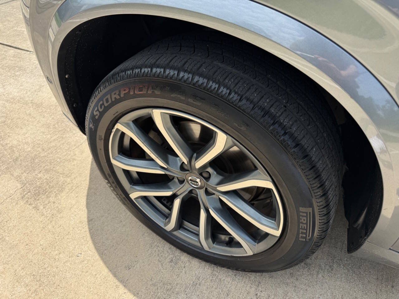 Used 2017 Volvo XC90 T6 Momentum w/ Vision Package AWD/4WD image 21