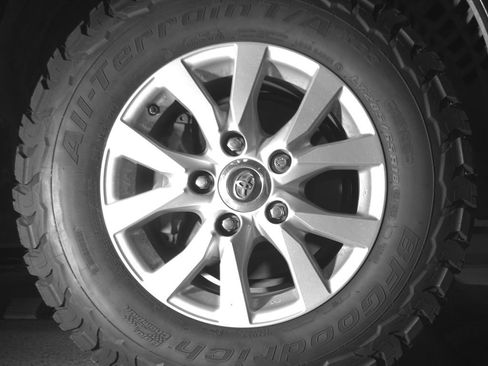Used 2019 Toyota Land Cruiser AWD/4WD image 11