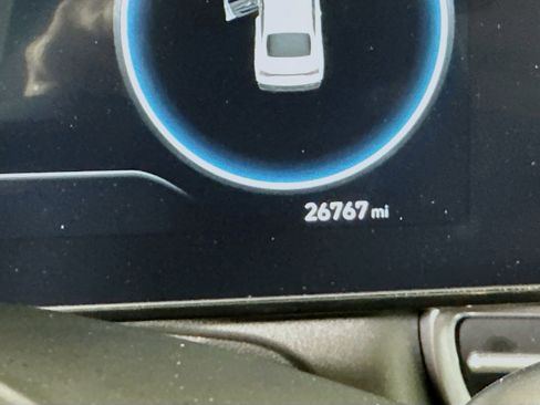 Used 2025 Hyundai Elantra SEL FWD image 19