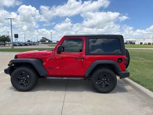 Used 2025 Jeep Wrangler Sport AWD/4WD image 9