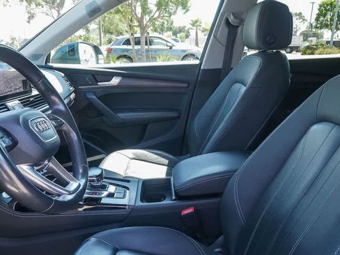 Used 2021 Audi Q5 2.0T Premium Plus w/ Premium Plus Package AWD/4WD image 13