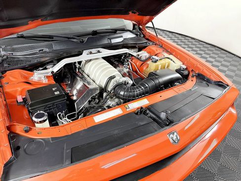 Used 2009 Dodge Challenger SRT8 w/ SRT Option Group II RWD image 22