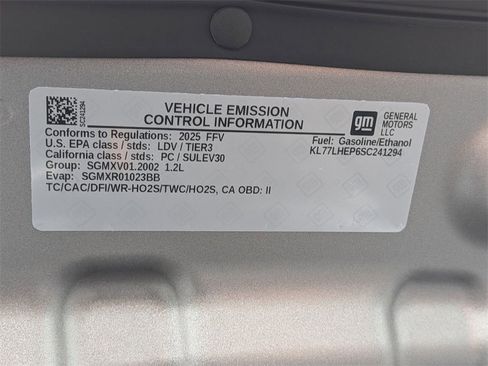 Used 2025 Chevrolet Trax LT w/ LT Convenience Package image 36