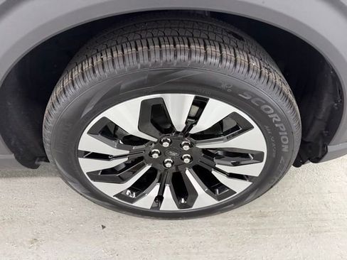 New 2026 Ford Explorer Platinum image 5