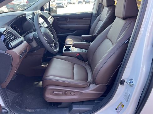 New 2026 Honda Odyssey Touring image 14