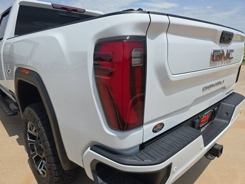 Used 2024 GMC Sierra 2500 Denali w/ Denali Reserve Package AWD/4WD image 34