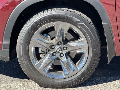 Used 2019 Toyota Highlander Limited Platinum image 31