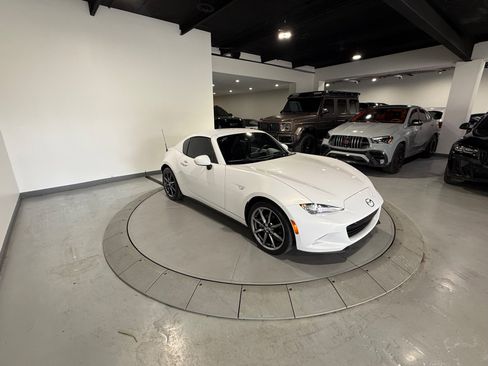 Used 2017 MAZDA MX-5 Miata RF Grand Touring RWD image 18