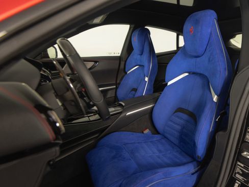 Certified 2025 Ferrari Purosangue AWD/4WD image 11