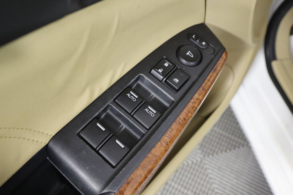 Used 2011 Honda Accord EX-L image 30