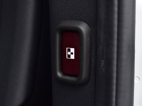 Used 2025 Mercedes-Benz Sprinter 2500 image 33