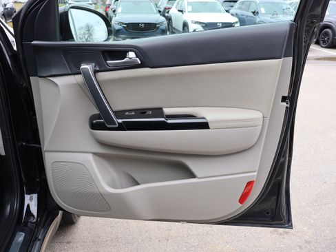 Used 2020 Kia Sportage S w/ S Premium Package image 9