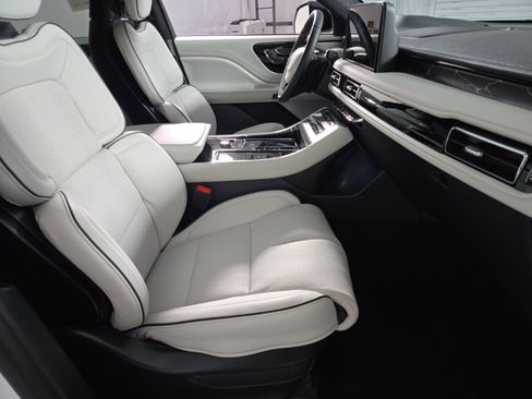 New 2026 Lincoln Aviator Black Label AWD/4WD image 21