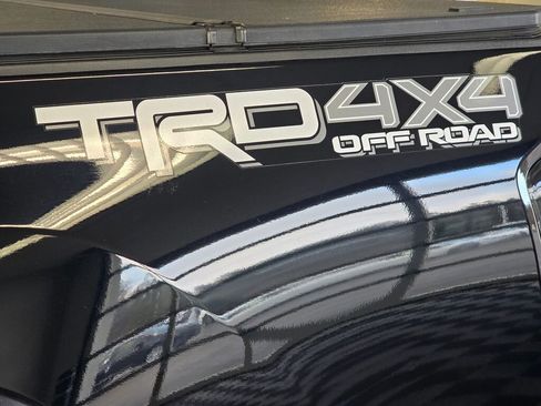 Used 2019 Toyota Tacoma TRD Off-Road image 15