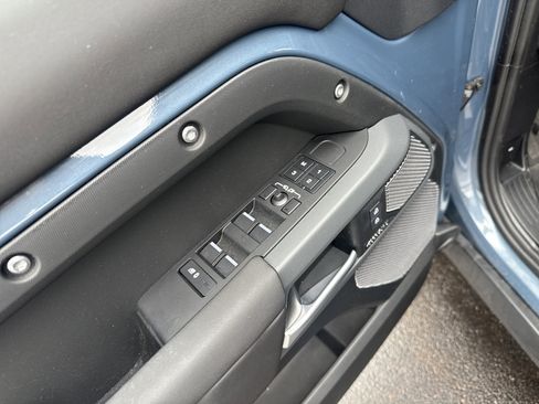 Used 2024 Land Rover Defender 110 X-Dynamic SE image 16