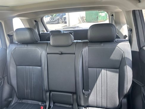 Used 2022 Volkswagen Tiguan SE w/ Panoramic Sunroof Package FWD image 20