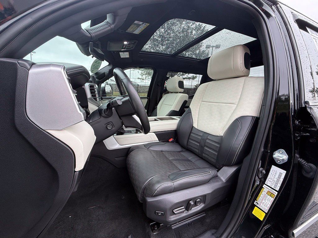 Used 2024 Toyota Tundra Capstone AWD/4WD image 20