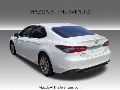 Used 2022 Toyota Camry LE FWD image 19