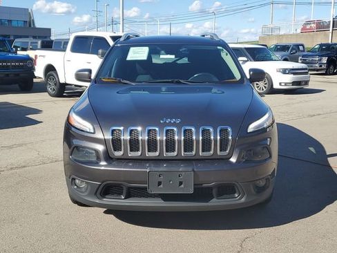 Used 2016 Jeep Cherokee Latitude w/ Cold Weather Group image 2