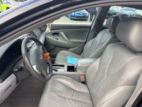 Used 2010 Toyota Camry XLE image 8