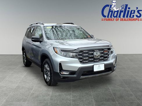 Used 2023 Honda Passport TrailSport image 3