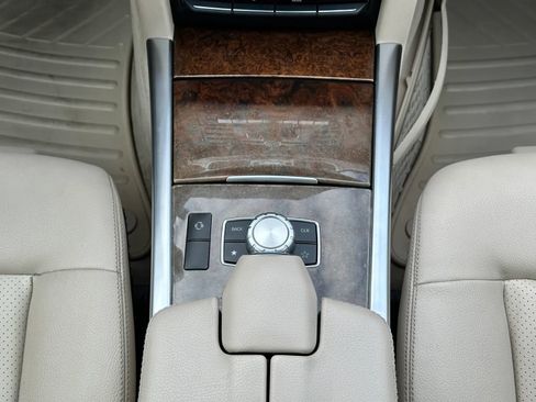 Used 2014 Mercedes-Benz E 350 4MATIC Sedan image 22