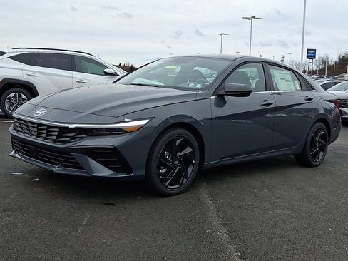 New 2026 Hyundai Elantra SEL Sport FWD image 2