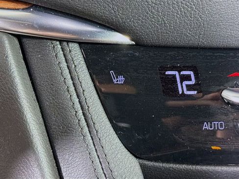 Used 2020 Cadillac XT5 Premium Luxury image 24