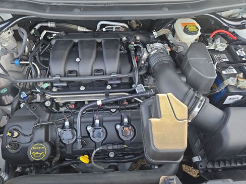 Certified 2018 Ford Explorer XLT image 22