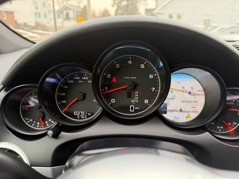 Used 2017 Porsche Cayenne Platinum Edition AWD/4WD image 14