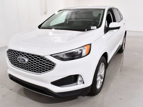 Used 2024 Ford Edge SEL w/ Convenience Package AWD/4WD image 2