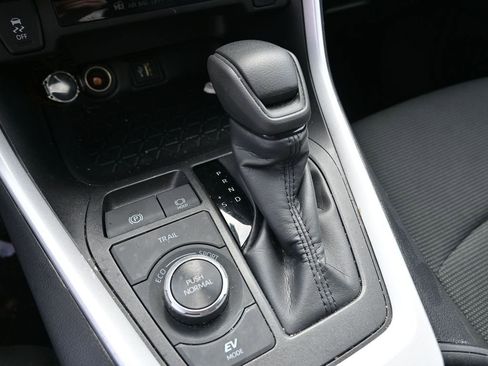 Used 2025 Toyota RAV4 LE image 16