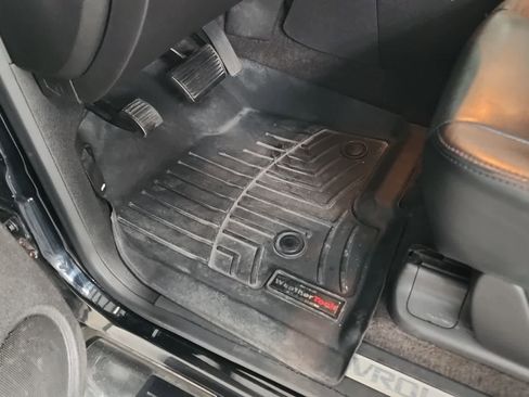 Used 2013 Chevrolet Avalanche LTZ RWD image 26