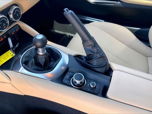 Used 2025 MAZDA MX-5 Miata RF Grand Touring RWD image 14