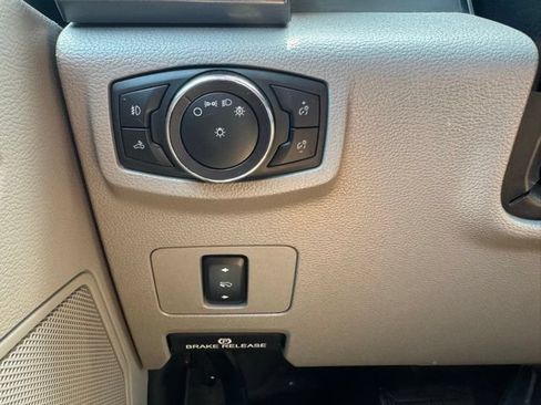 Used 2018 Ford F450 XLT w/ XLT Premium Package AWD/4WD image 15