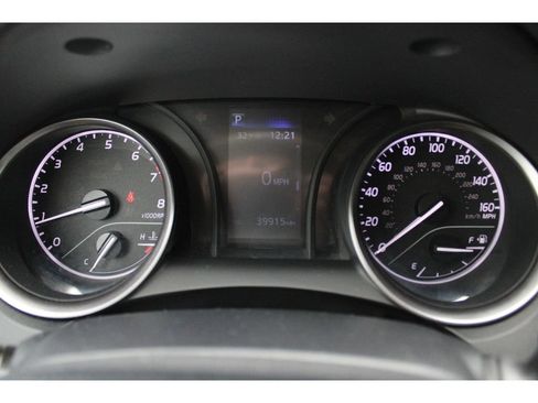 Used 2023 Toyota Camry SE image 17