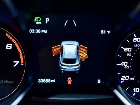 Used 2023 Alfa Romeo Stelvio Ti w/ Active Assist Plus Package image 28